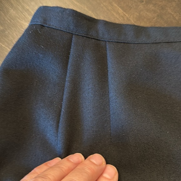 Lloyd New York Black Skirt, Back Slit, Back Zipper & Button, Lined, Size 8 - Picture 11 of 13